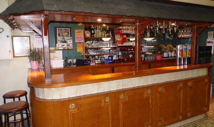 0304a2042c55b46735eebf2f17e2fa3b-Cafe-chez-Pat–2–1600×0