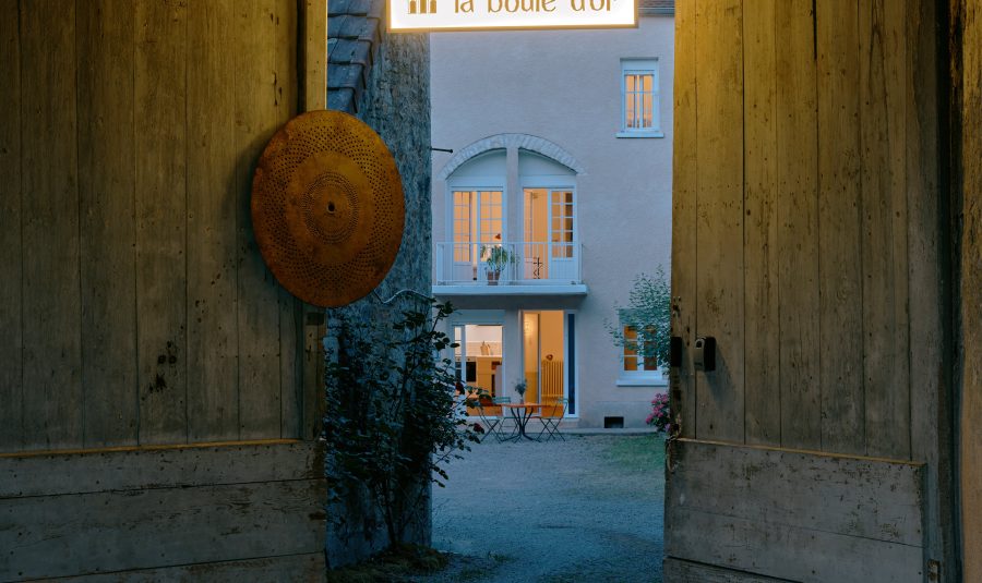 2022.12.-Front—La-Boule-d-Or-Hotel–Clamecy-France—11-2