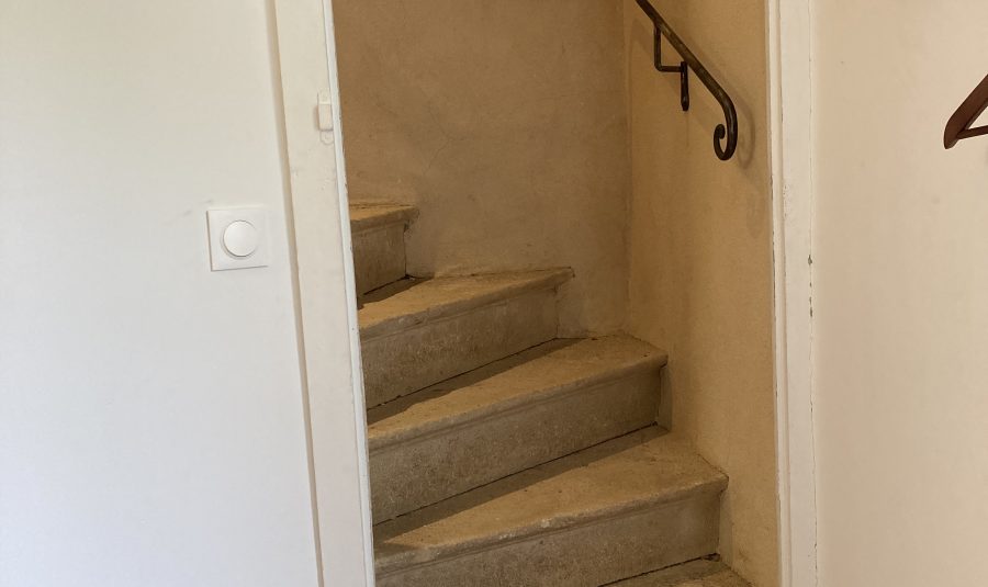 staircase corridor ground floor-bedroom