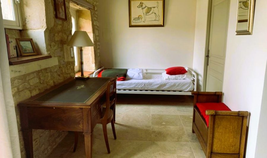 KAMER 1 VEZELAY